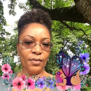 Meet your Posher, Effy